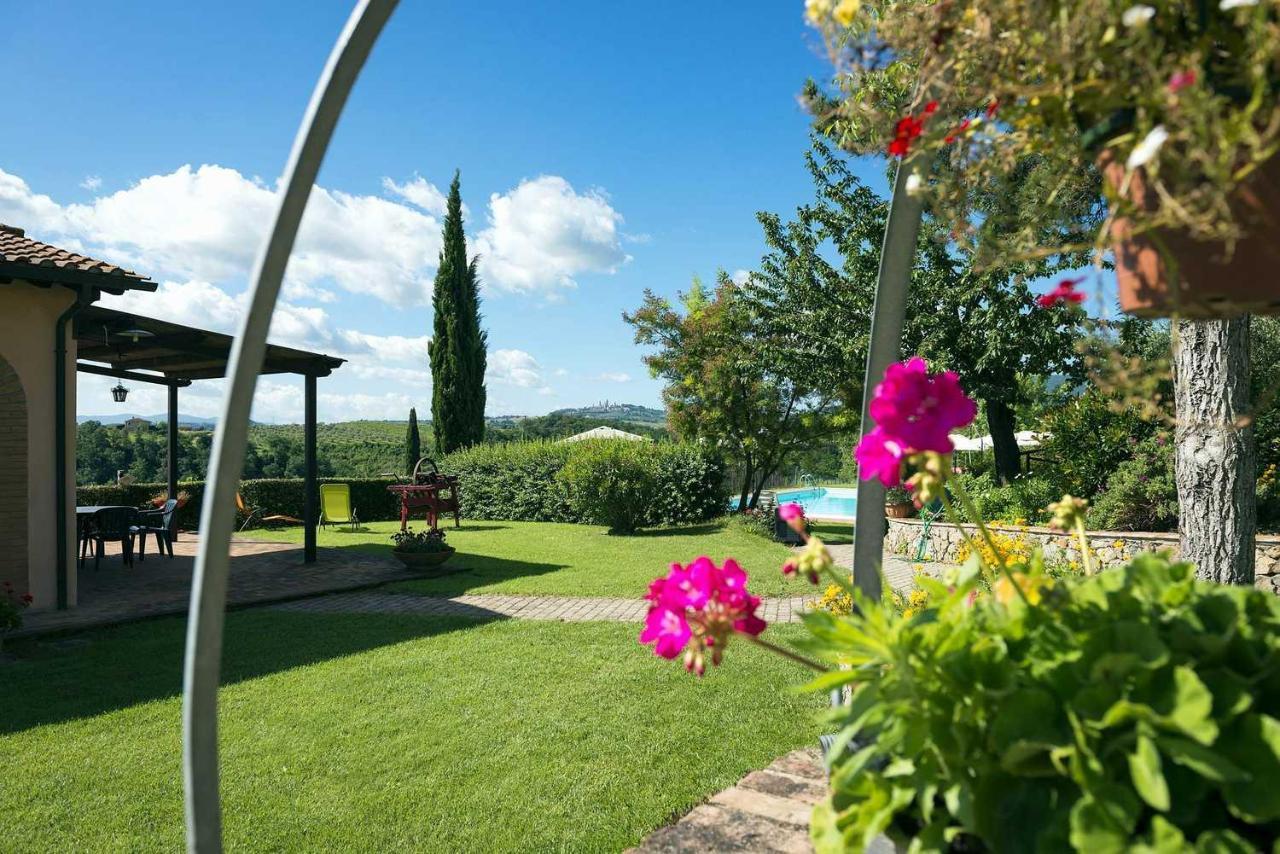 Agriturismo Il Poggetto San Gimignano Bagian luar foto